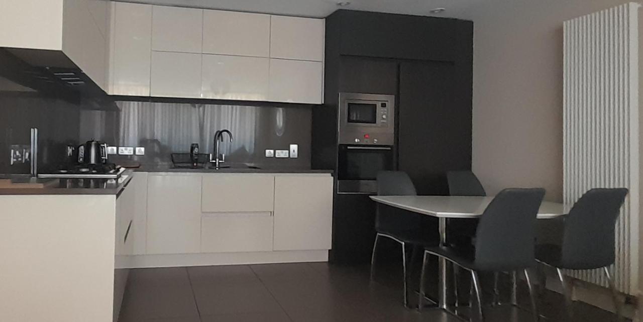 Stylish And Smart Two Double Bedroom Appartement