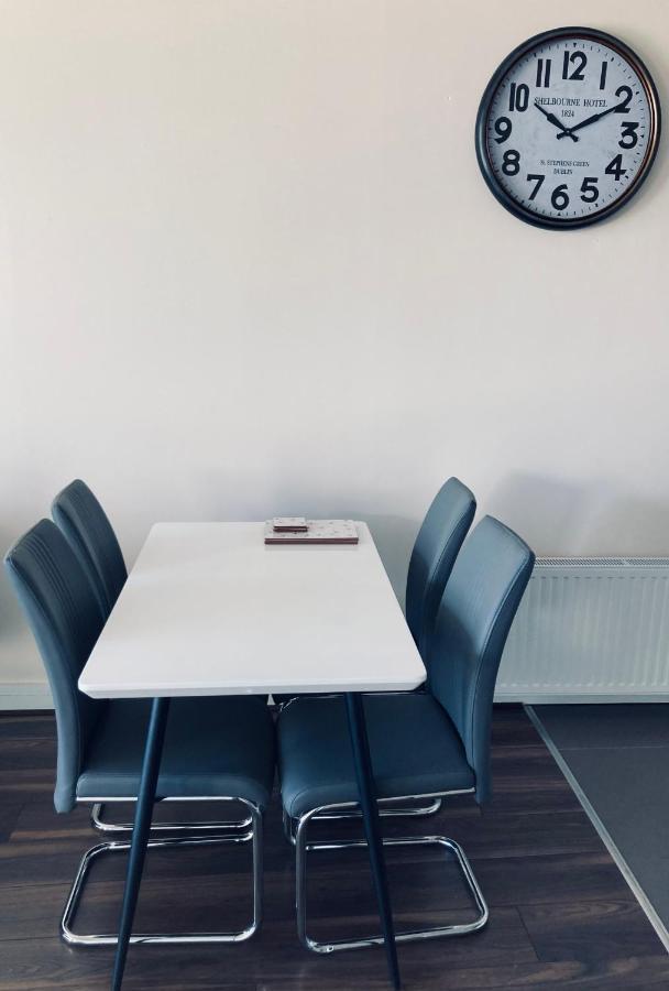 Stylish And Smart Two Double Bedroom * Belfast
