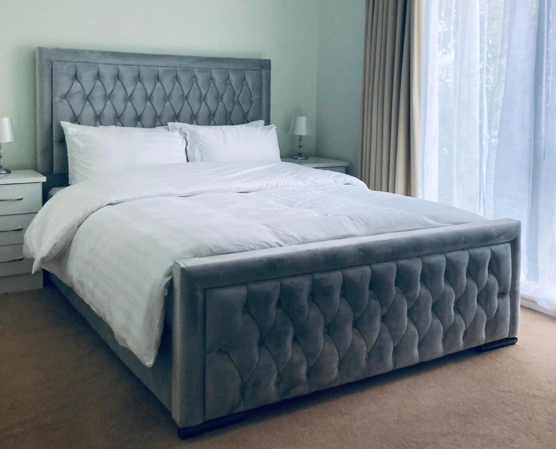 Stylish And Smart Two Double Bedroom *